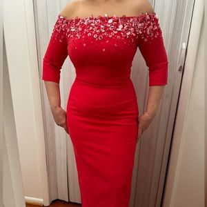 Stunning Carolina Herrera off-the-shoulder gown with sequins